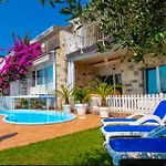 Rifugio Di Giusy, With Swimming Pool Apartman