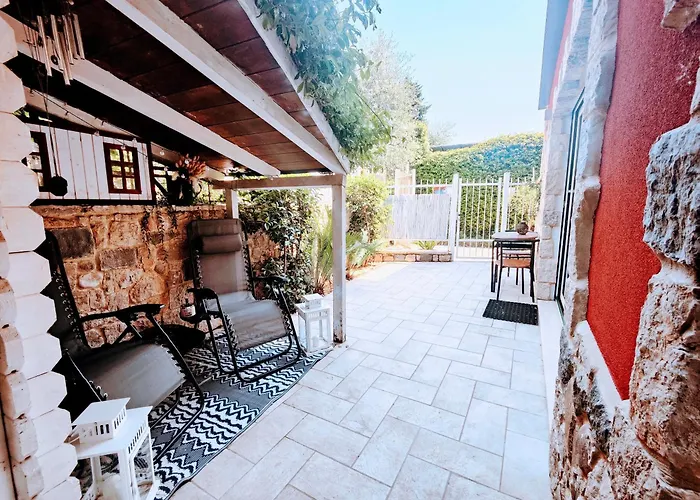 Rifugio Di Giusy, With Swimming Pool Apartment *