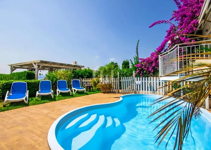 Rifugio Di Giusy, With Swimming Pool Apartment *